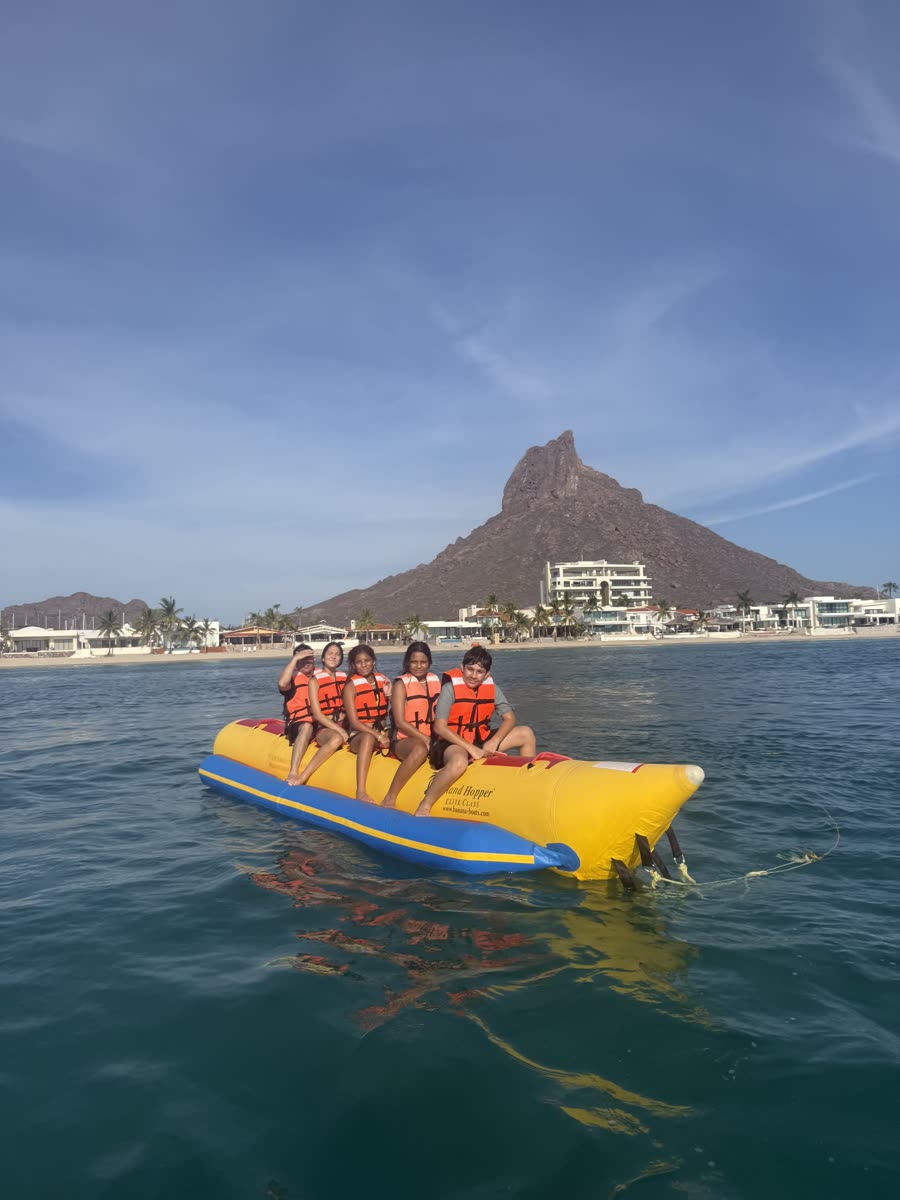 Paseo en banana en familia